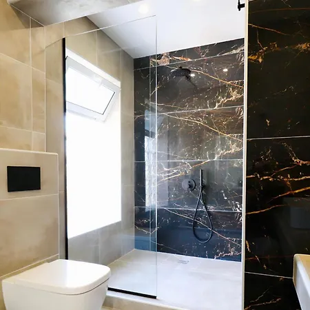 Апартаменти Mairyloy Luxury *